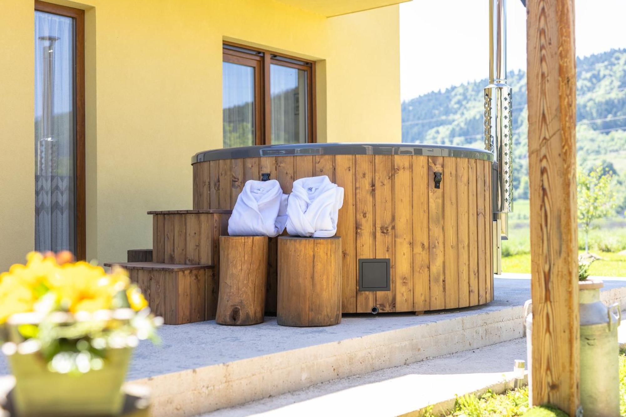 Kuca Trota - Sauna, Hot Tub Otocac Luaran gambar